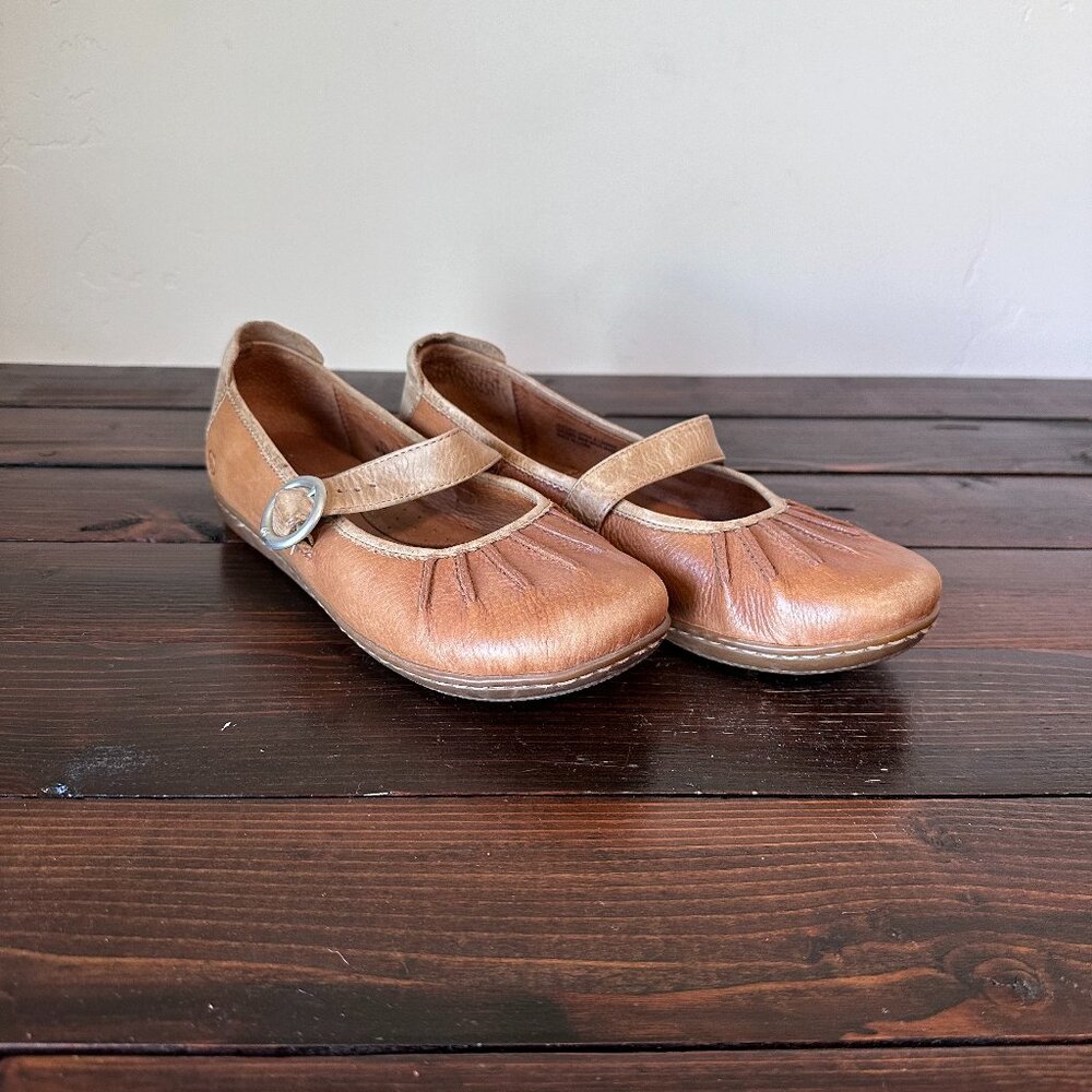 Born Leather Mary Janes Size 7.5